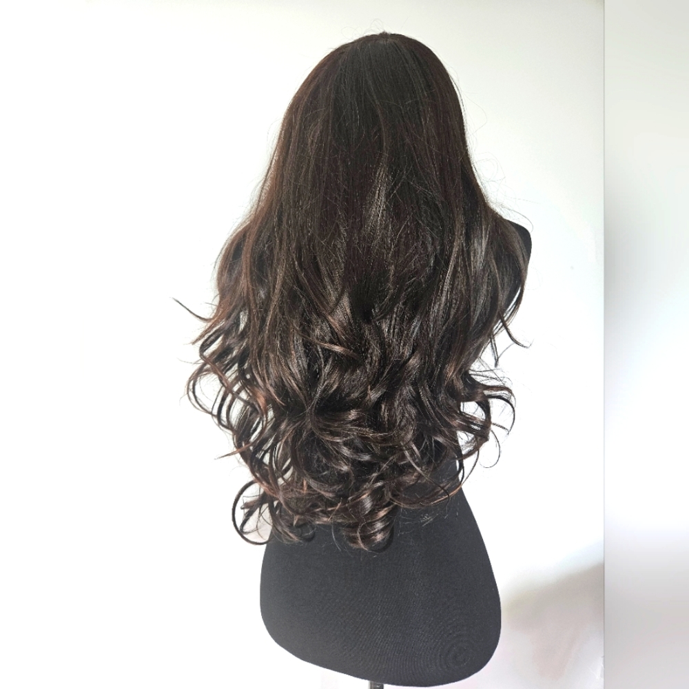 Wavy curly long wig (20")